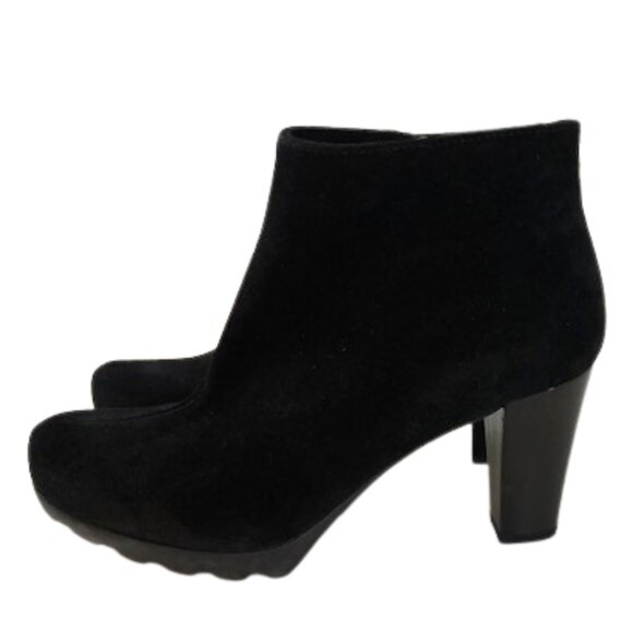 La Canadienne Black Weatherproof Suede Lug Sole Bootie | 3.25” Heel | Size 8.5 - Picture 1 of 16